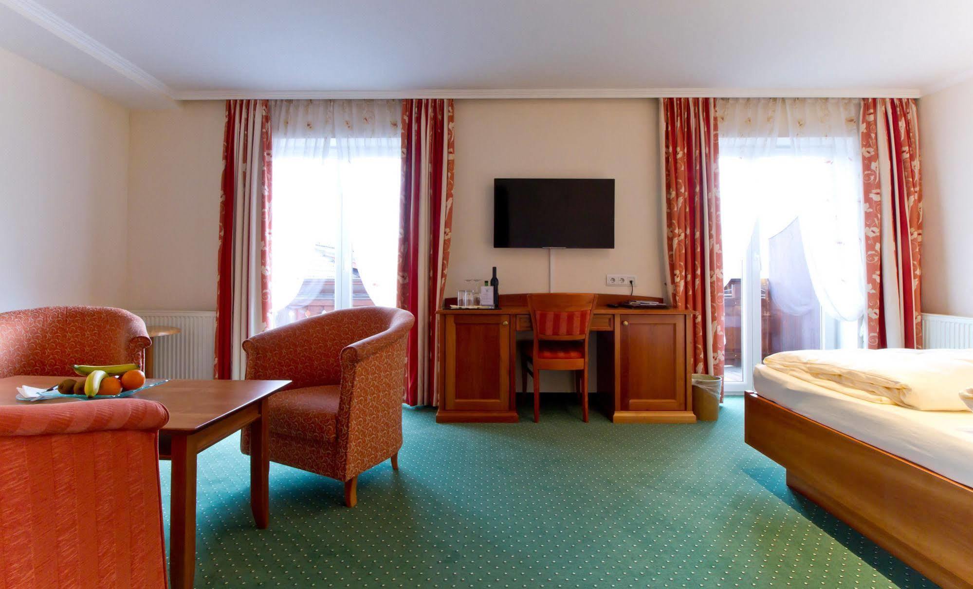 Hotel Weisser Hirsch Sankt Wolfgang im Salzkammergut Екстер'єр фото